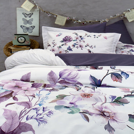 3D Спално бельо от памучен сатен – бяло и лилаво с цветя и пеперуди