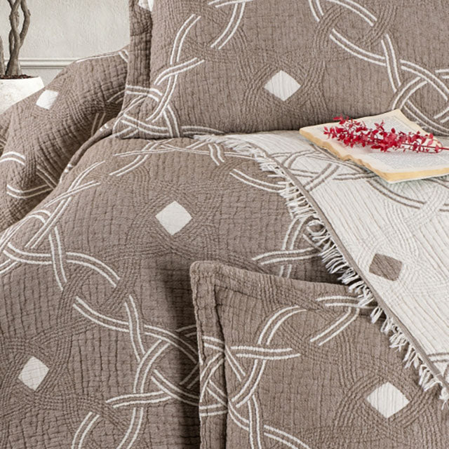 Луксозна кувертюра от 3 части - MONTELA BROWN - BDS-309