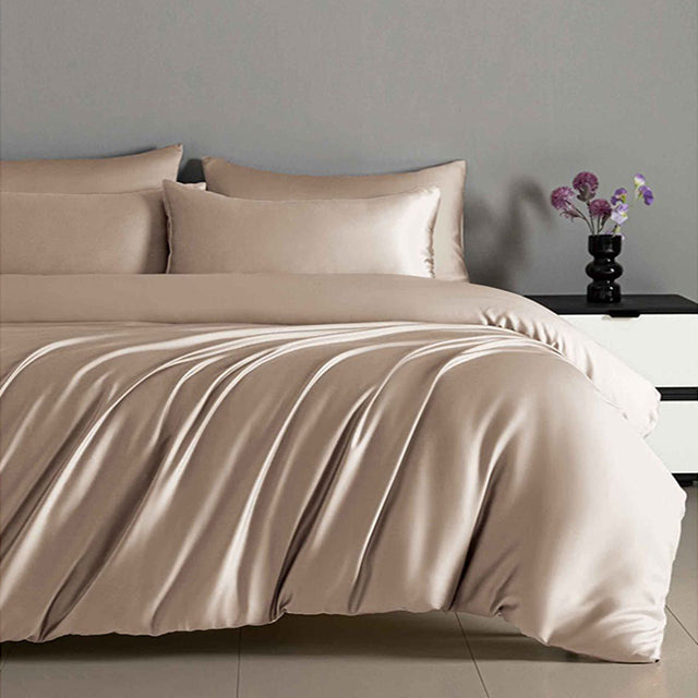 Луксозно спално бельо с ластик от памучен сатен - бежово