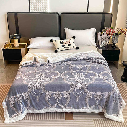 Плюшено одеяло - сиво с орнаменти