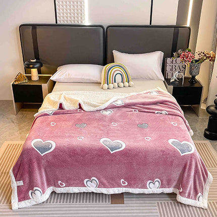 Плюшено одеяло - розово със сърца