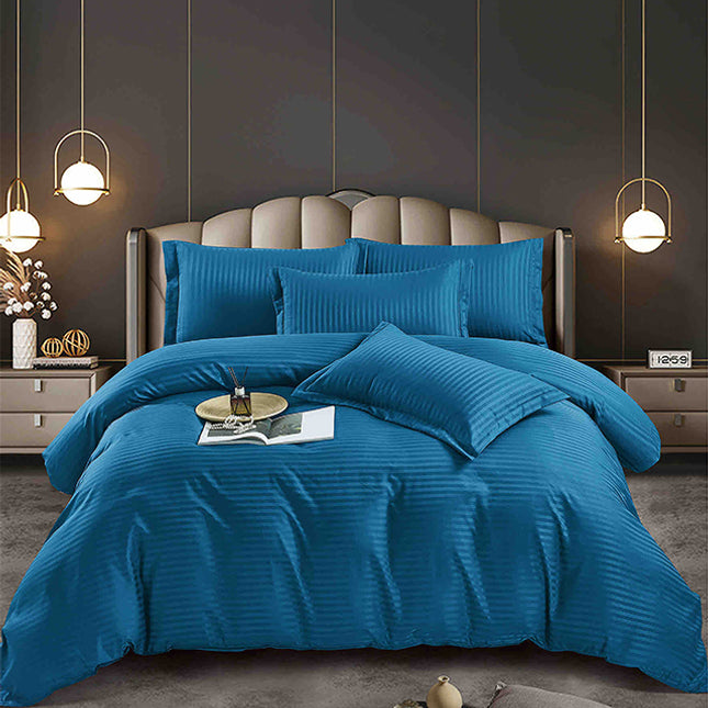 Едноцветно спално бельо - синьо с райе 