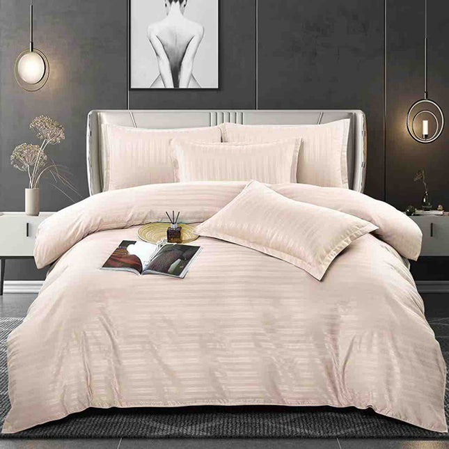 Едноцветно спално бельо - цвят крем с райе